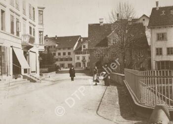 Zentralstrasse in Uster, mit Blick auf den Sternenplatz (heute Sternenkreisel), April 1891